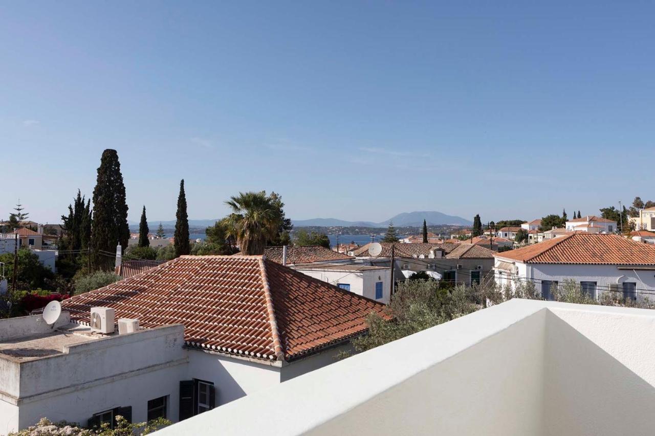 Готель Yayaki Spetses Екстер'єр фото