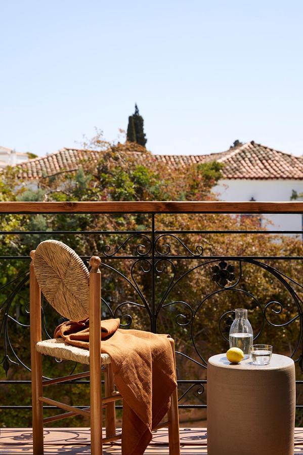 Готель Yayaki Spetses Екстер'єр фото