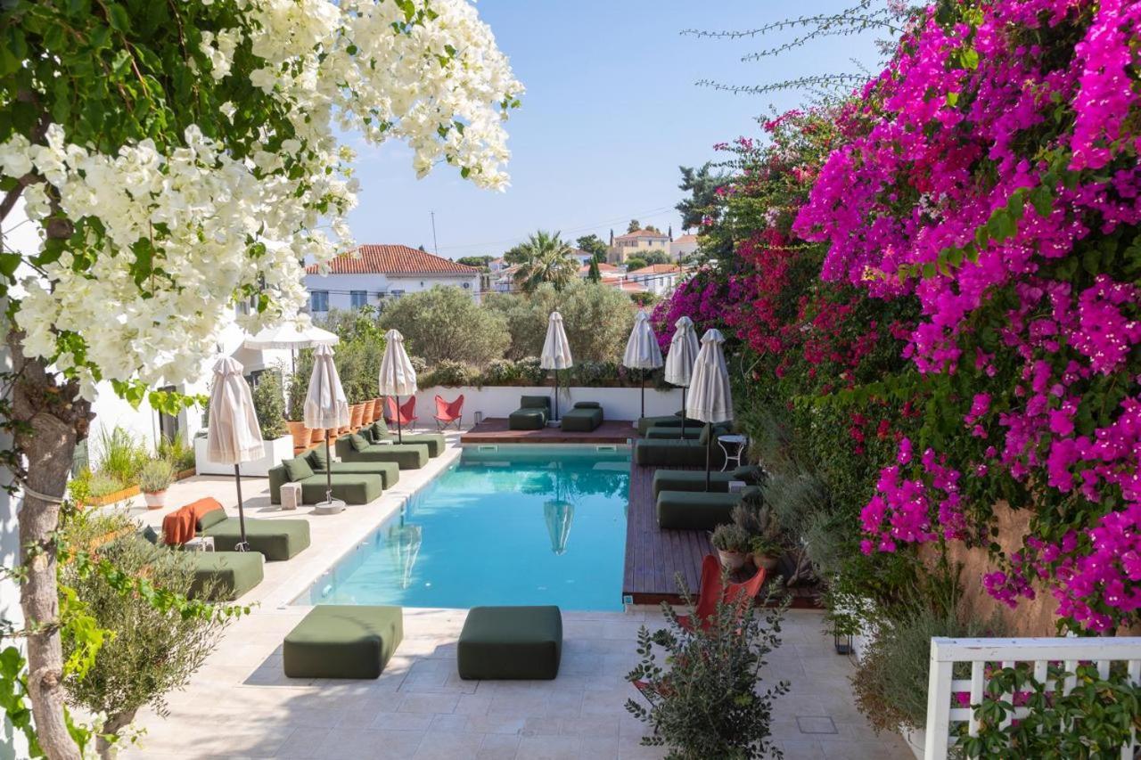 Готель Yayaki Spetses Екстер'єр фото